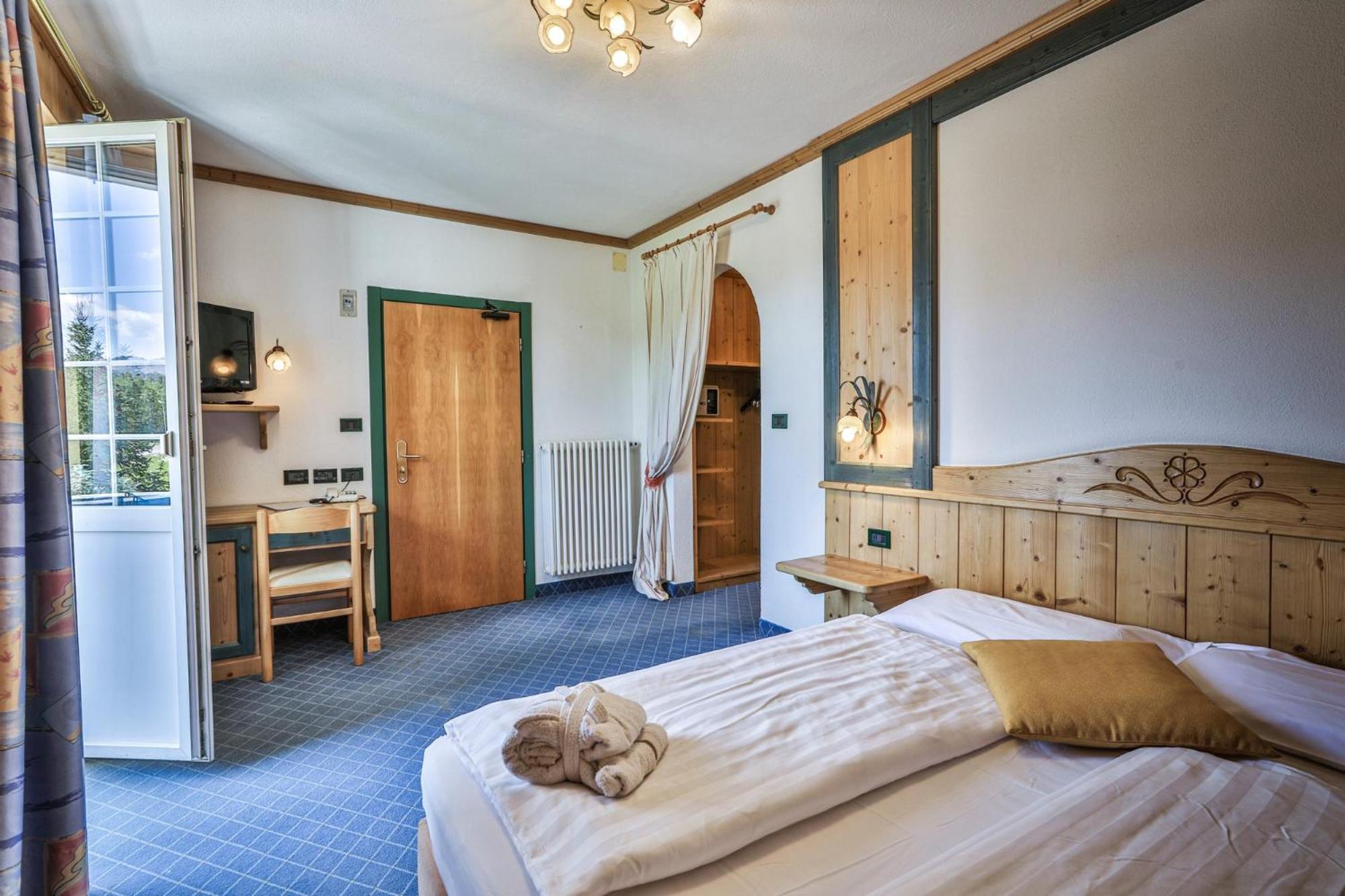 Mytime Hotels Savoy Vigo di Fassa Room photo